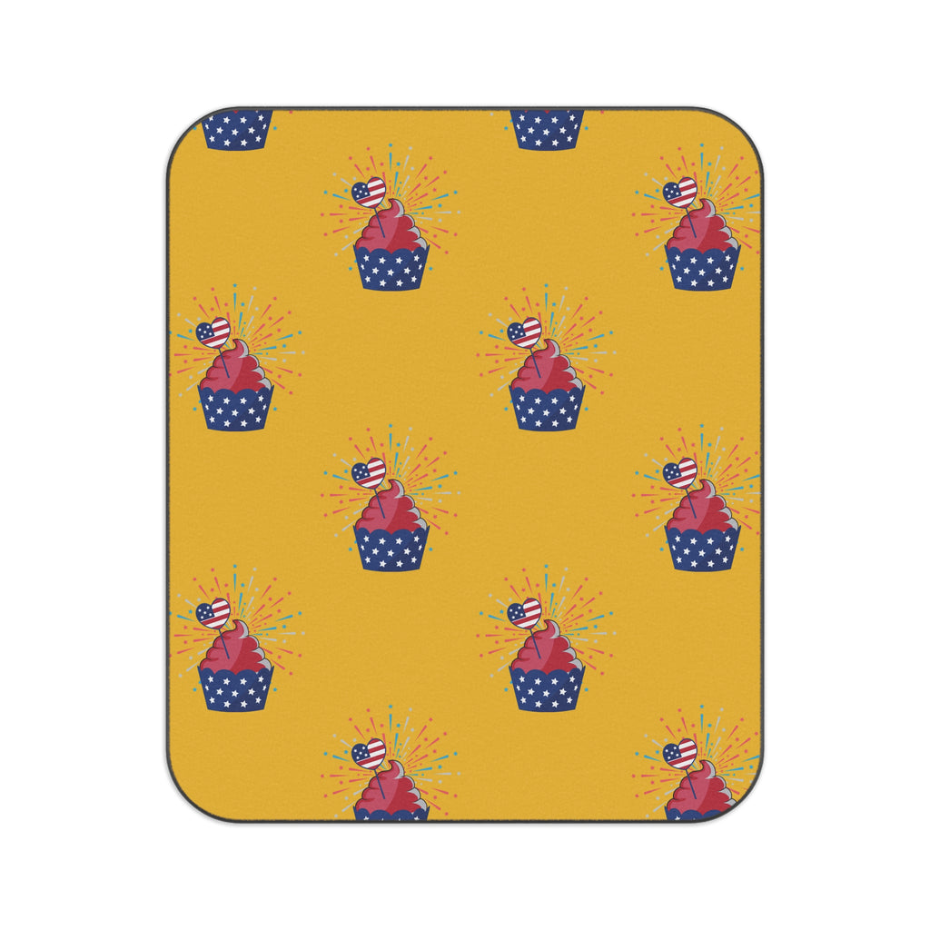 Fourth of July Picnic Blanket – Patriotic Cupcake Pattern Outdoor Blanket